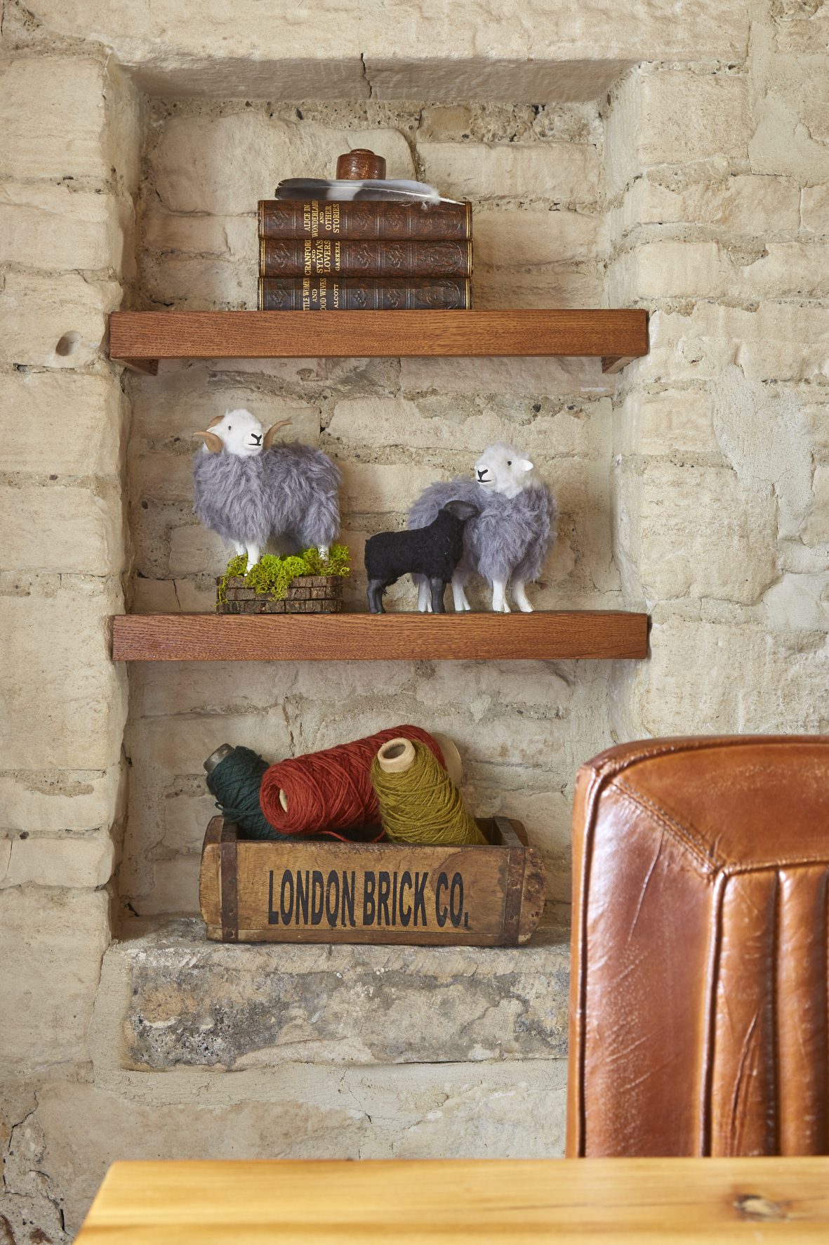Decor items in Cotswold stone nook